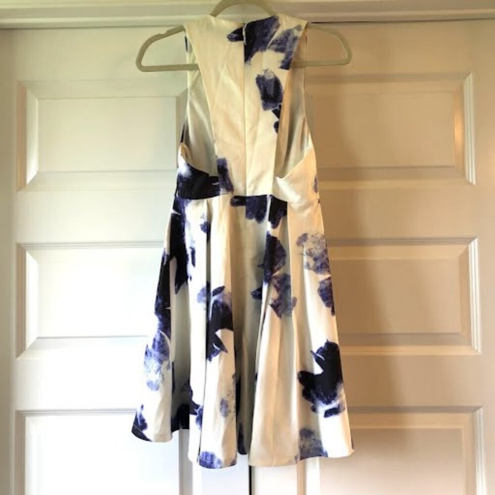 New LULU'S Seeing Chic Blue White Watercolor Sleeveless Racerback Skater Dress S - Picture 6 of 8